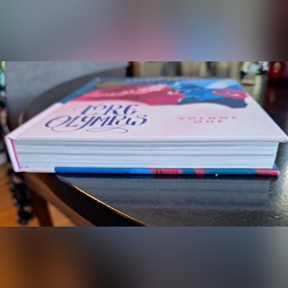 Lore Olympus Volume One Exclusive Edition - Picture 2 of 11
